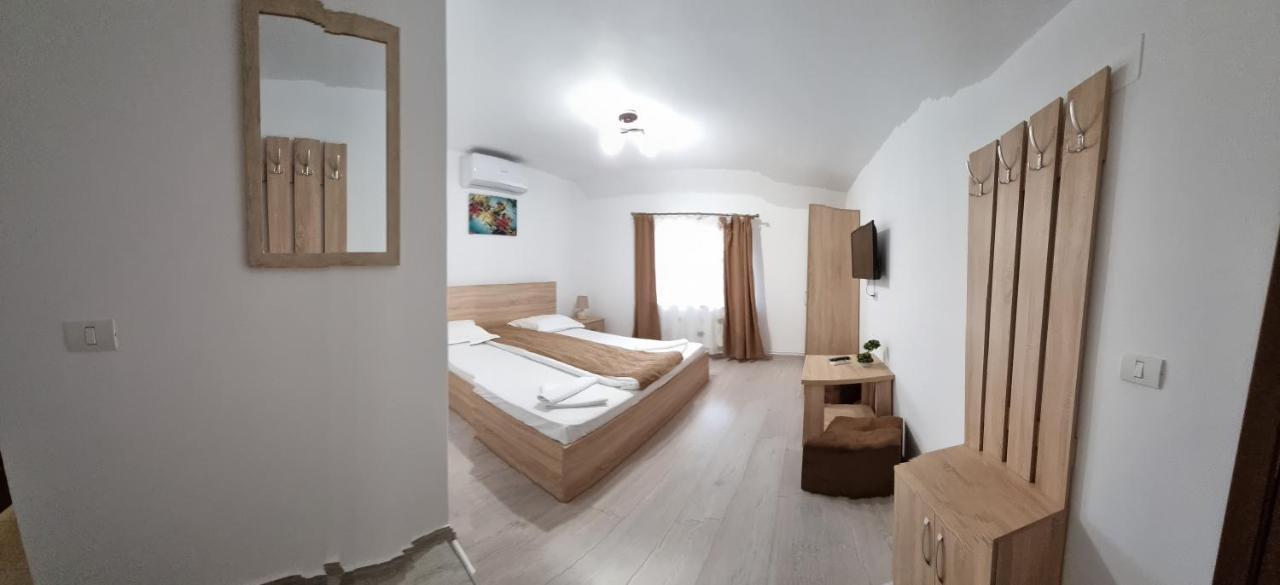 Cusali Pensiune Topolovatu Mare Exterior foto